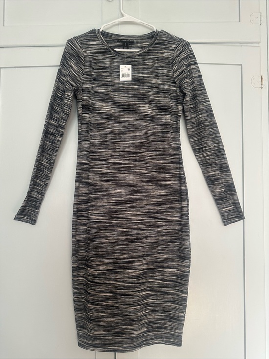 A Pea in the Pod Dresses & Skirts - Women’s Long Sleeve Maternity Dress in Black and Gray NWT Size Medium